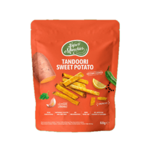 Asiatischer Lebensmittelladen, Tandoori Süßkartoffel Snack, vegan, crunchy.