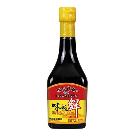 Asiatische Sojasauce im Flasche, ideal für asiatische Gerichte.