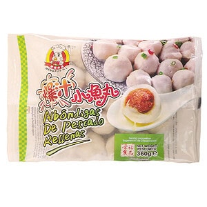 Asiatische Lebensmittel Online-Shop mit Fischbällchen in Verpackung.