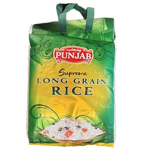 Asiatischer Langkornreis in grüner Verpackung, ideal für asiatische Gerichte.