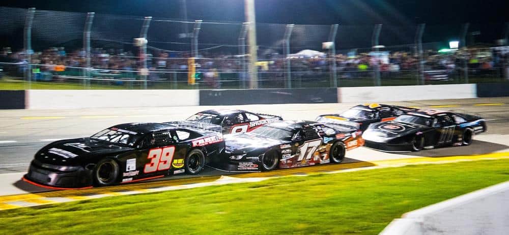 Image of Falloween 100 Practice Day Noon-5PM at Dells Raceway Park. Image Source: https://cdn.myracepass.com/images/v2/1000x765-nO3I2z7fHW6bx1133988.jpg