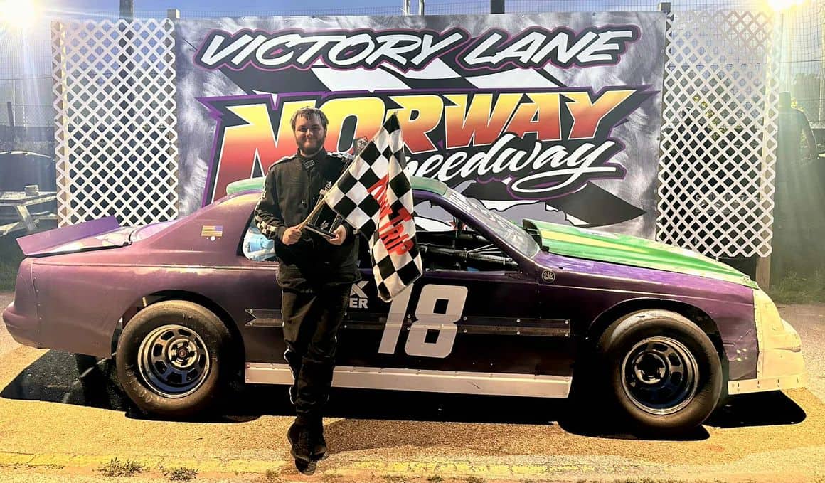 Image of Anderson Auto & RV Sales - The Don Anderson Memorial Race - Escanaba Vintage Mods - Spectator Eliminators at Norway Speedway. Image Source: https://img1.wsimg.com/isteam/ip/a098e916-c338-42e6-a743-4c26bd6c79d7/18p.jpg/:/cr=t:0,l:0,w:100,h:100/rs=w:1160,h:679
