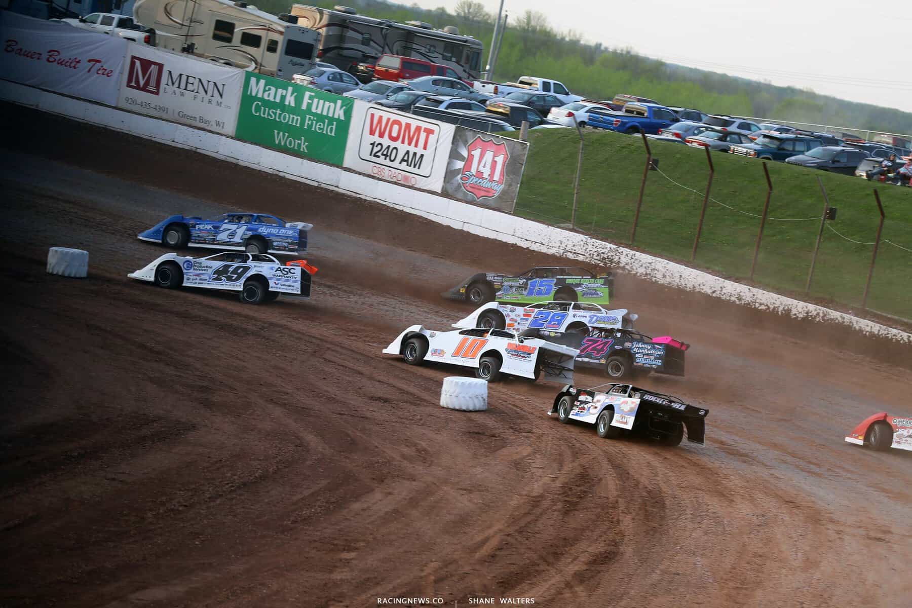 Image of Sunday Funday with Bumper to Bumper IRA Sprints, Lightning Sprints, Legends & IMCA Sport Compacts at 141 Speedway. Image Source: https://www.141-speedway.com/