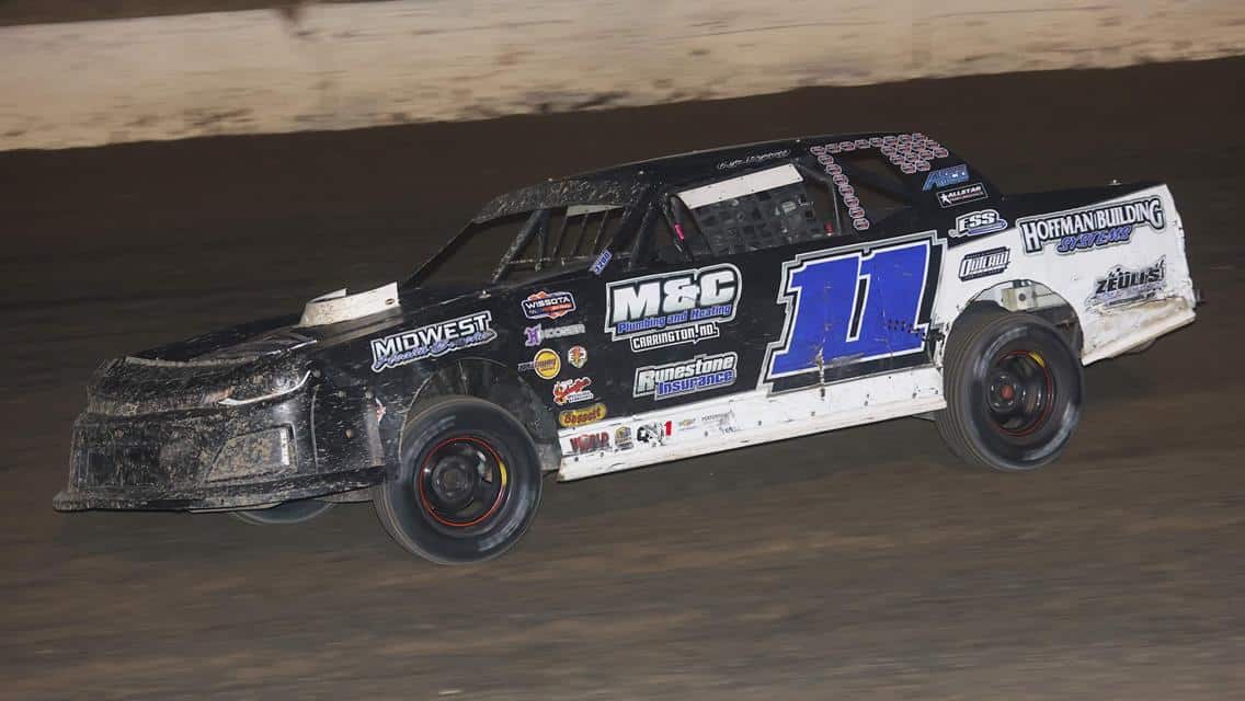 Image of Wissota Late Model Challenge Series at Red Cedar Speedway. Image Source: https://cdn.myracepass.com/images/v2/s1136x640-L4zuN5J9p6qFD7vx774305.jpg