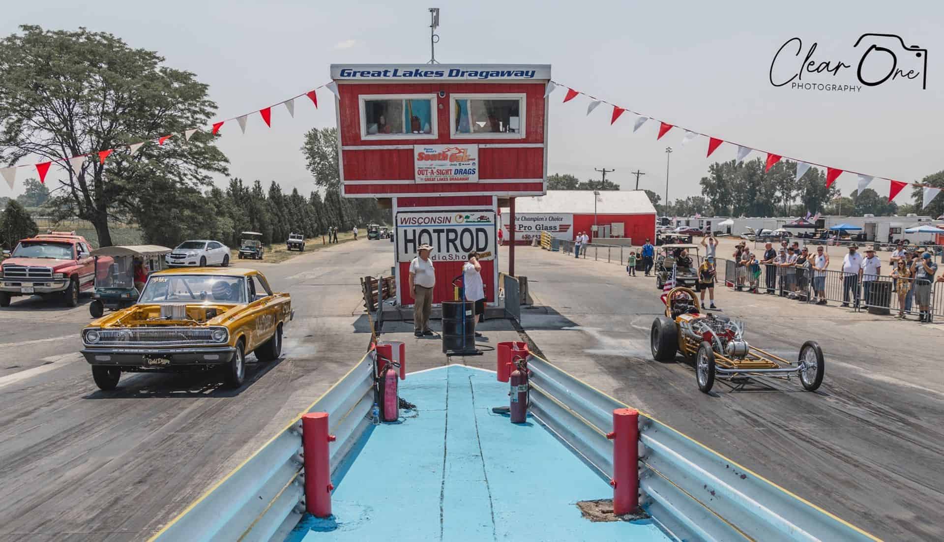 Image of Street Car Tuesday at Great Lakes Dragaway. Image Source: https://le-cdn.hibuwebsites.com/d6e07ebe1efe4507b0cb192d9f323f10/dms3rep/multi/opt/vintage+racing+at+tower-1920w.jpg