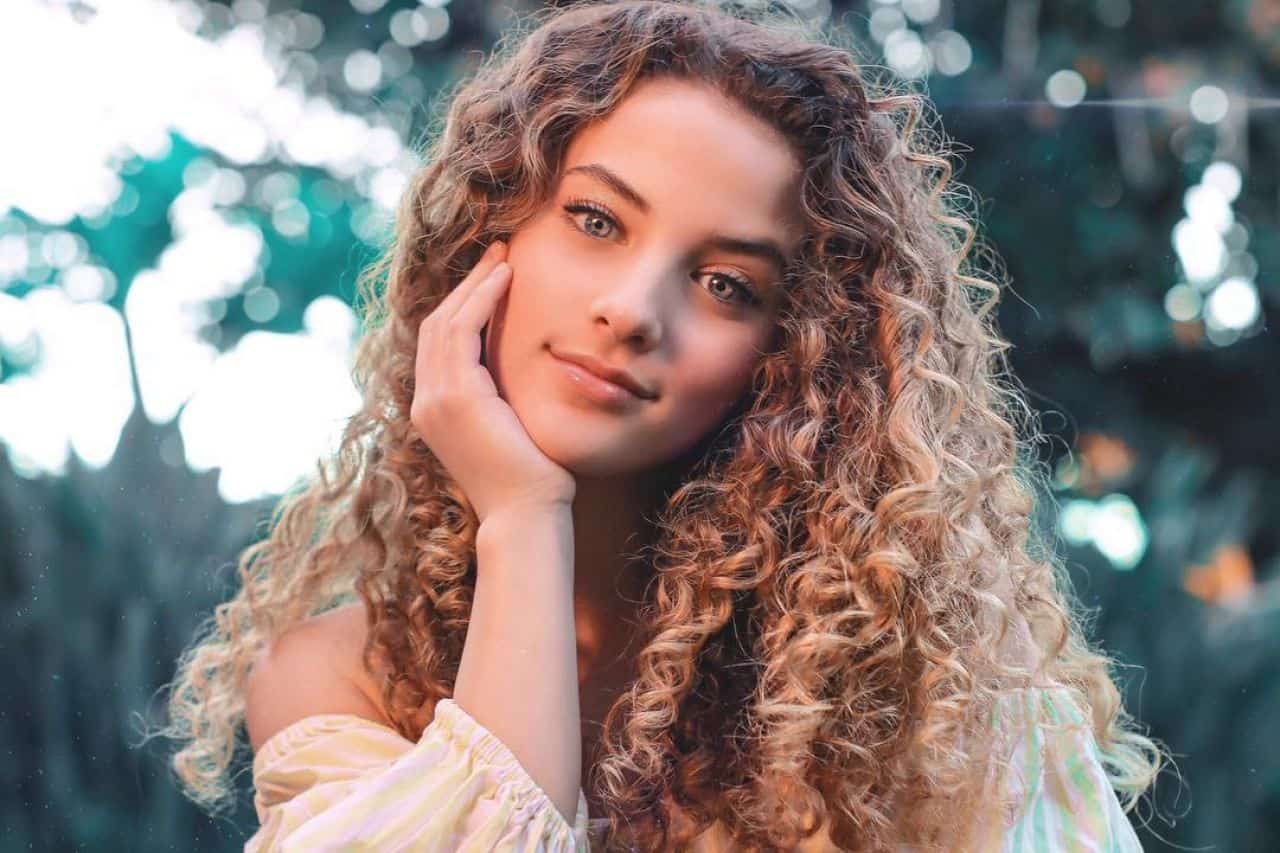 Cheveux couleurs végétales