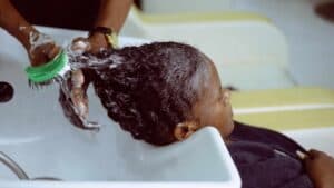La détox capillaire : Repartez à zéro et démarrez l'année avec des cheveux sains