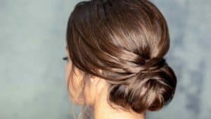 Une coiffure chignon pour le nouvel an