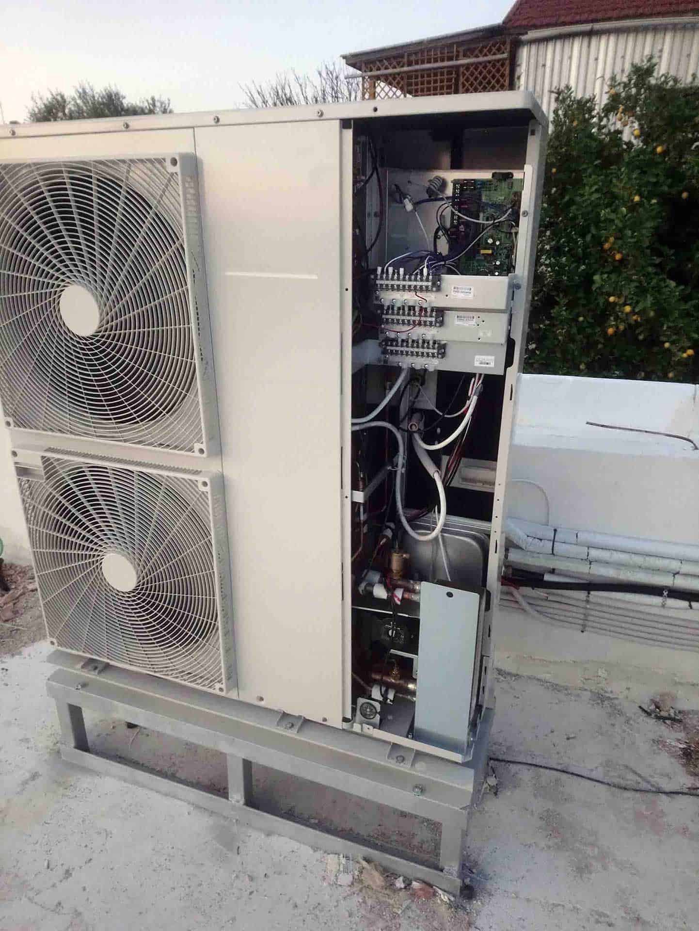Αντλία Θερμότητας LG Με Σώματα Panel TERMOLUX & Ηλιακό Θερμοσίφωνα SKYLAND 02 | ΜΠΟΥΓΙΟΥΚΟΣ | ΠΑΤΡΑ