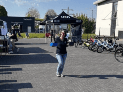 eine Mitarbeiterin von City-Bikes