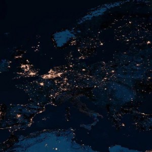 Der italienische Blackout. Satellitenaufnahme bei Nacht.