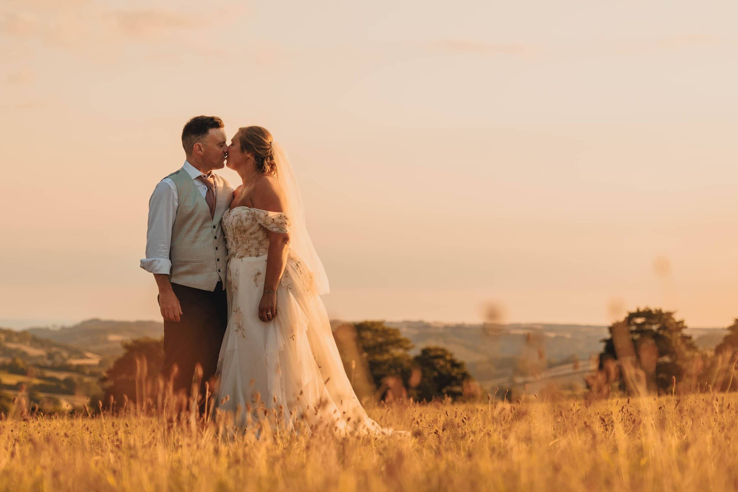 Dunwell Farm Wedding Photographer | Eyecandy Photography 6 Dunwell Farm evening celebrations