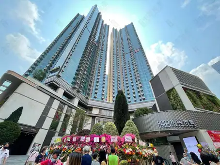 高層住宅樓宇內的定制傢俬設計，展現現代都市生活品味。.