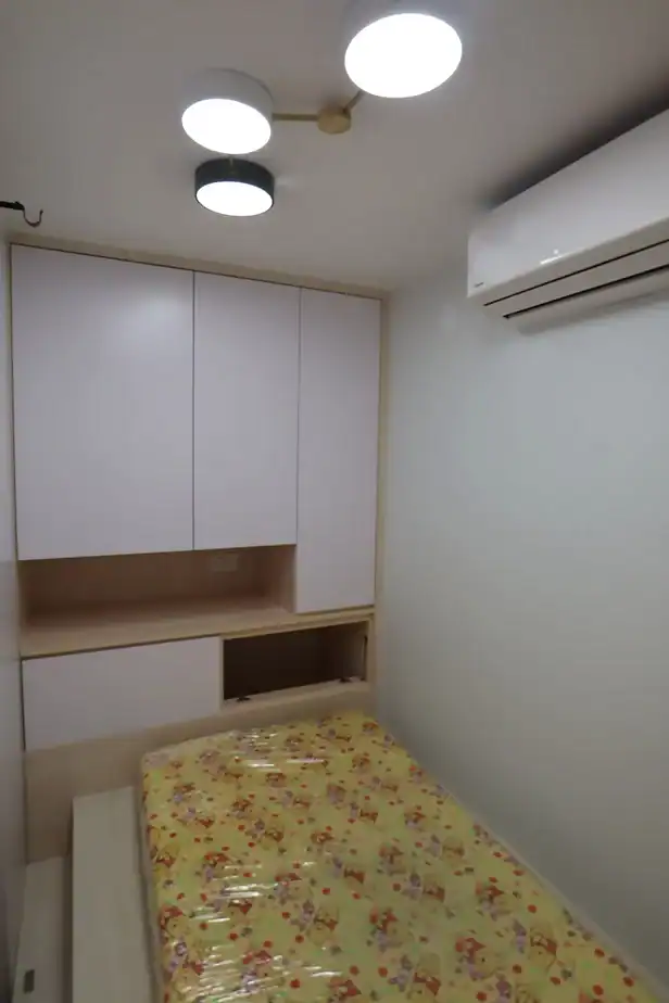 三房室內設計，定制傢俬佈置，提升空間實用性與美感。.