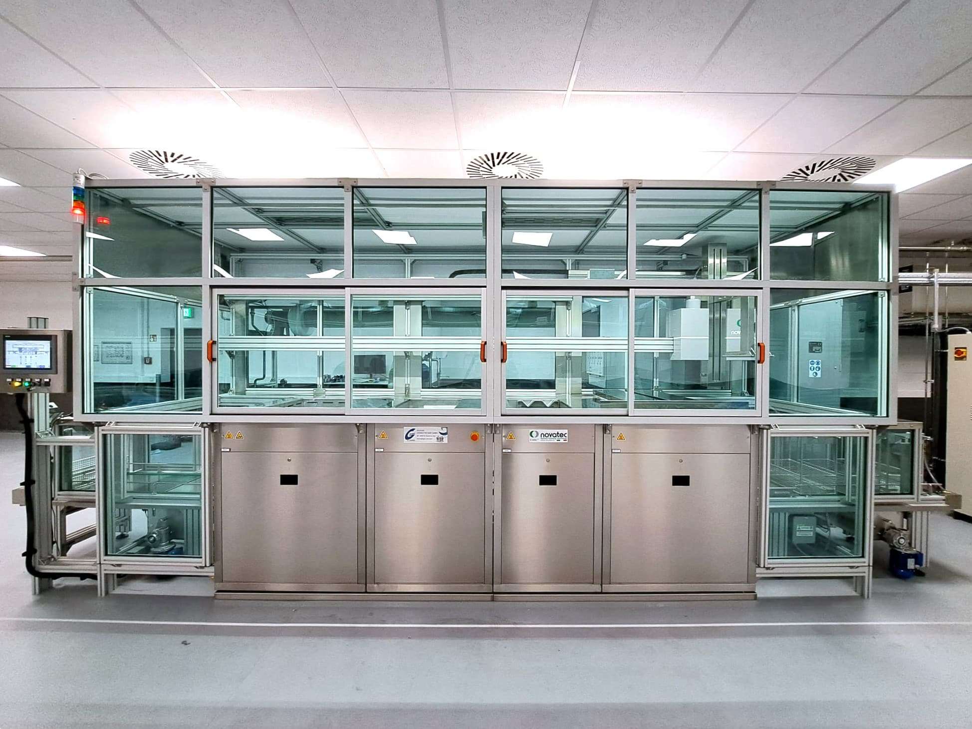 Ultrasonic cleaning system semiconductor production