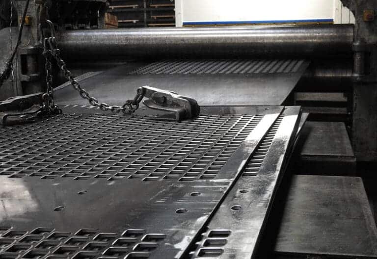 punch plate levelling