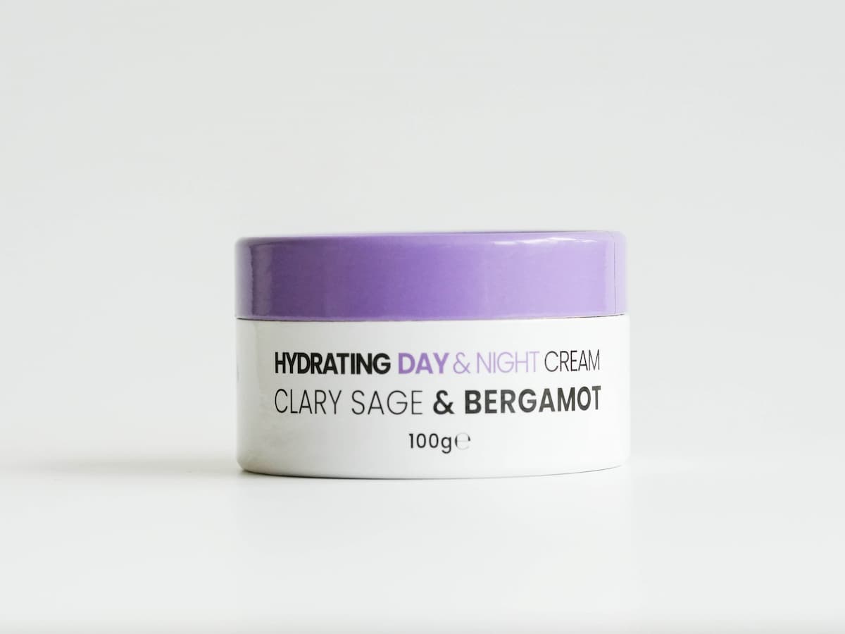 Moisturizing tallow skincare cream with clary sage and bergamot for organic, nourishing skin.