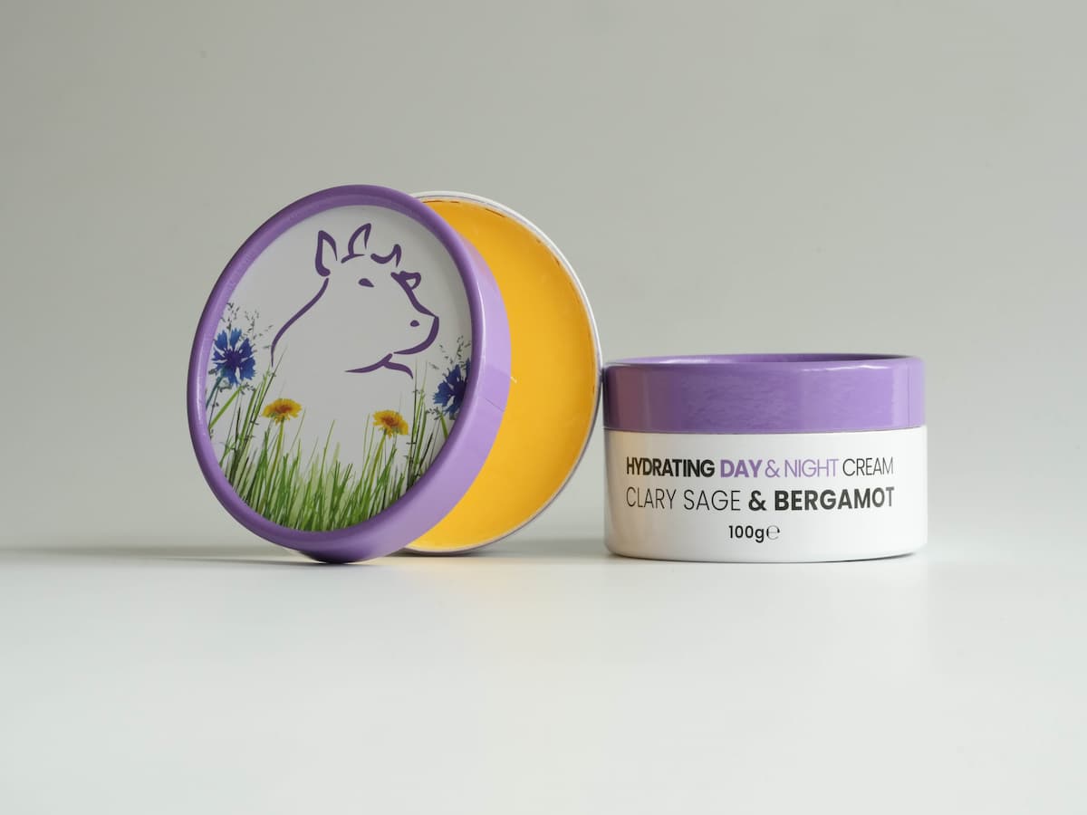 A lush, organic tallow skincare cream with clary sage and bergamot for hydration.