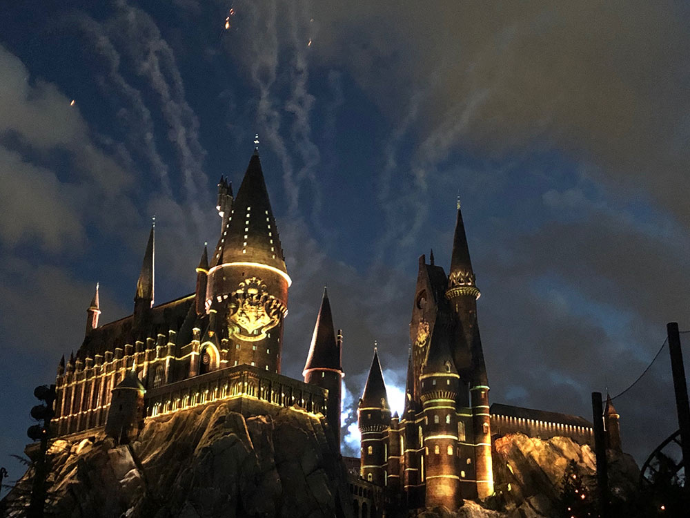How To Take An Unforgettable Trip To Universal Studios On A Budget Universal Studios Orlando night show