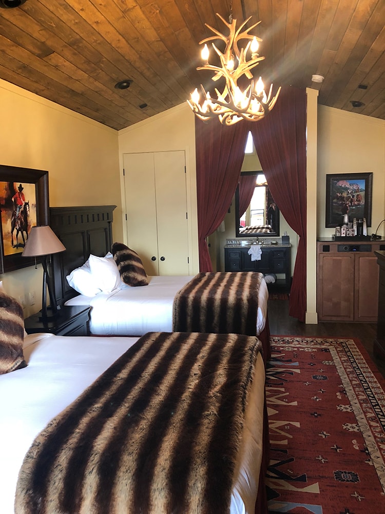 Utah National Parks Road Trip – The Perfect Itinerary A picture of the inside of the cabin at Capitol Reef Resort.