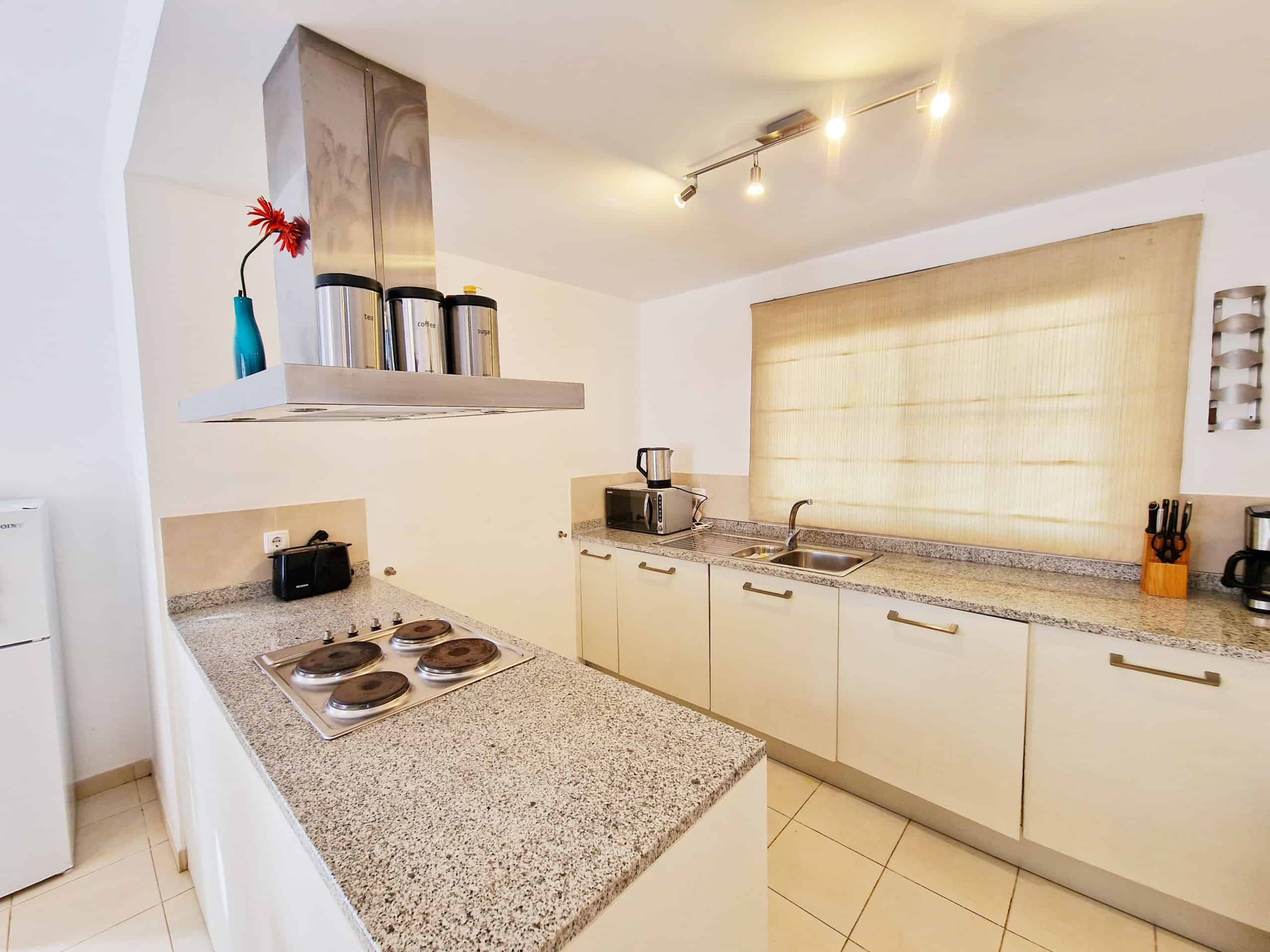 Kitchen. Detached Corner Plot 3 Bedroom Villa: Melia Tortuga, Sal, Cabo Verde. casa Verde Homes LDA