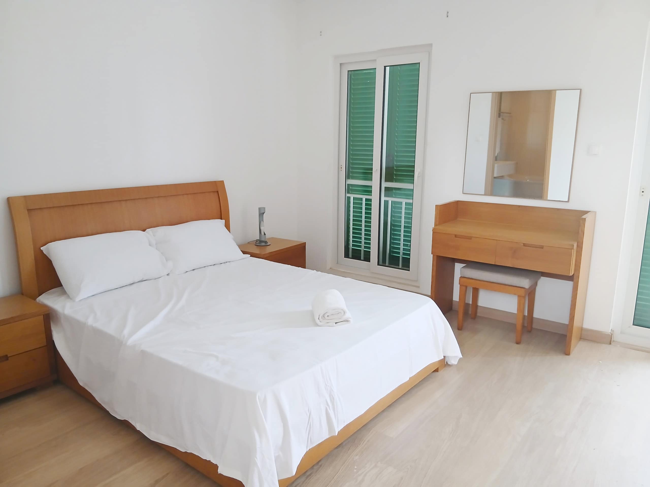 2nd Floor Bedroom - STUNNING 2 BEDROOM TOWNHOUSE