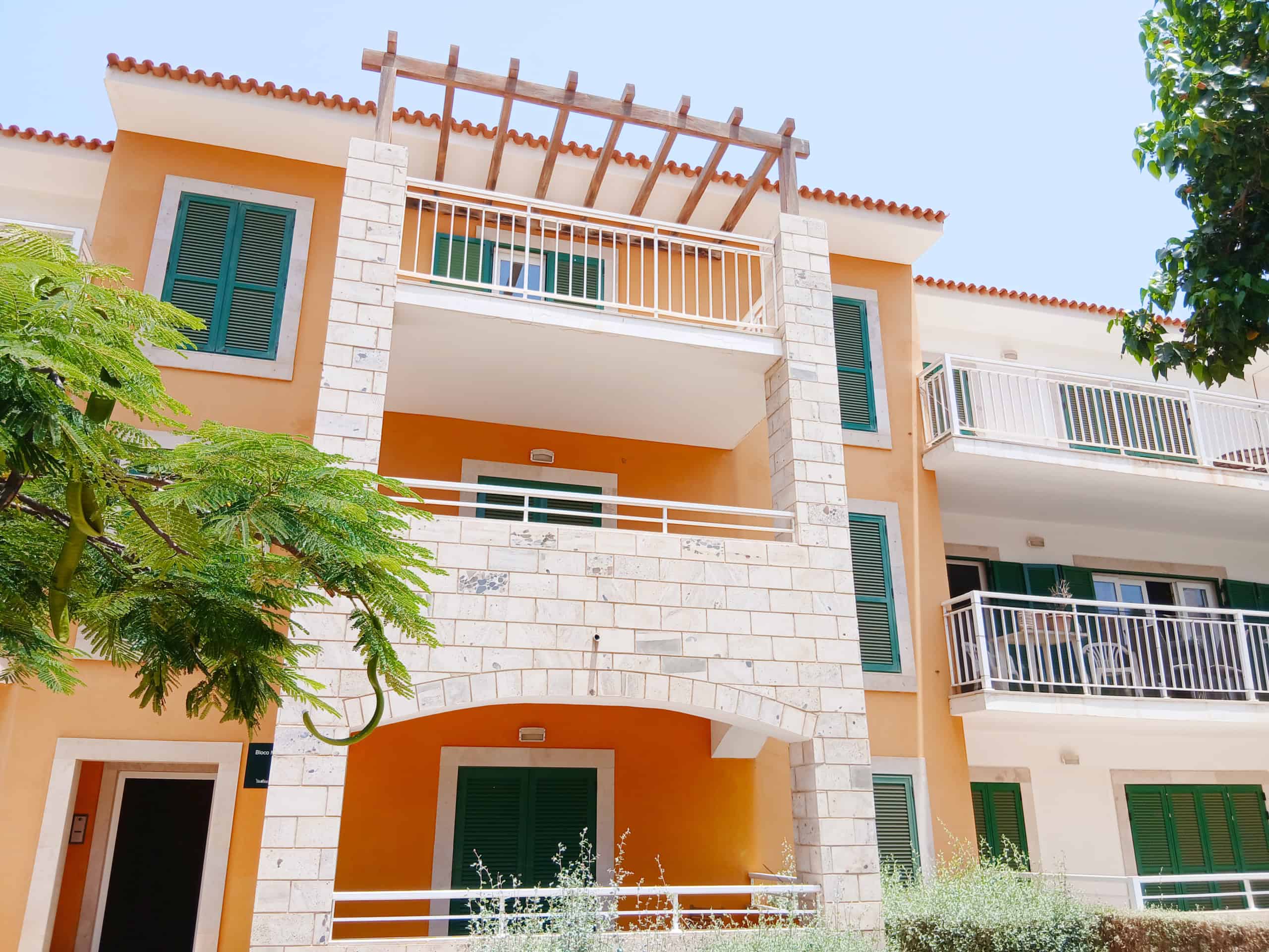 Apartment Building: Poolside Vila Verde 1-Bed Apartment for Sale