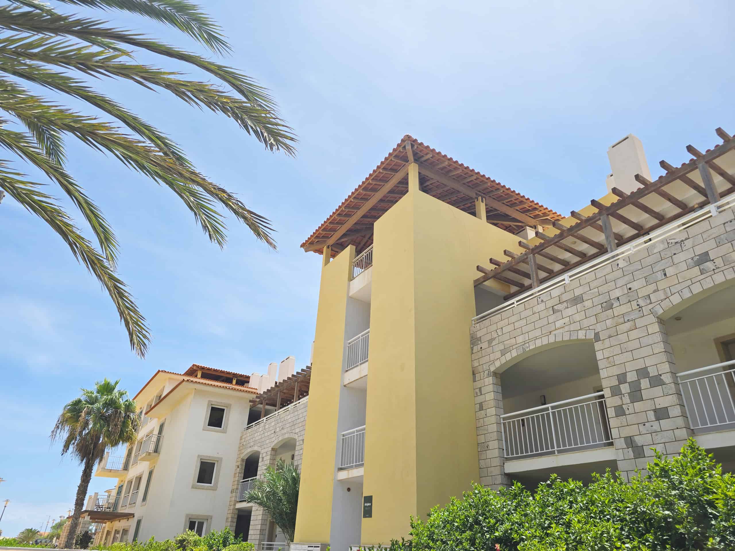 Exterior view: Superb Studio for Sale: Vila Verde