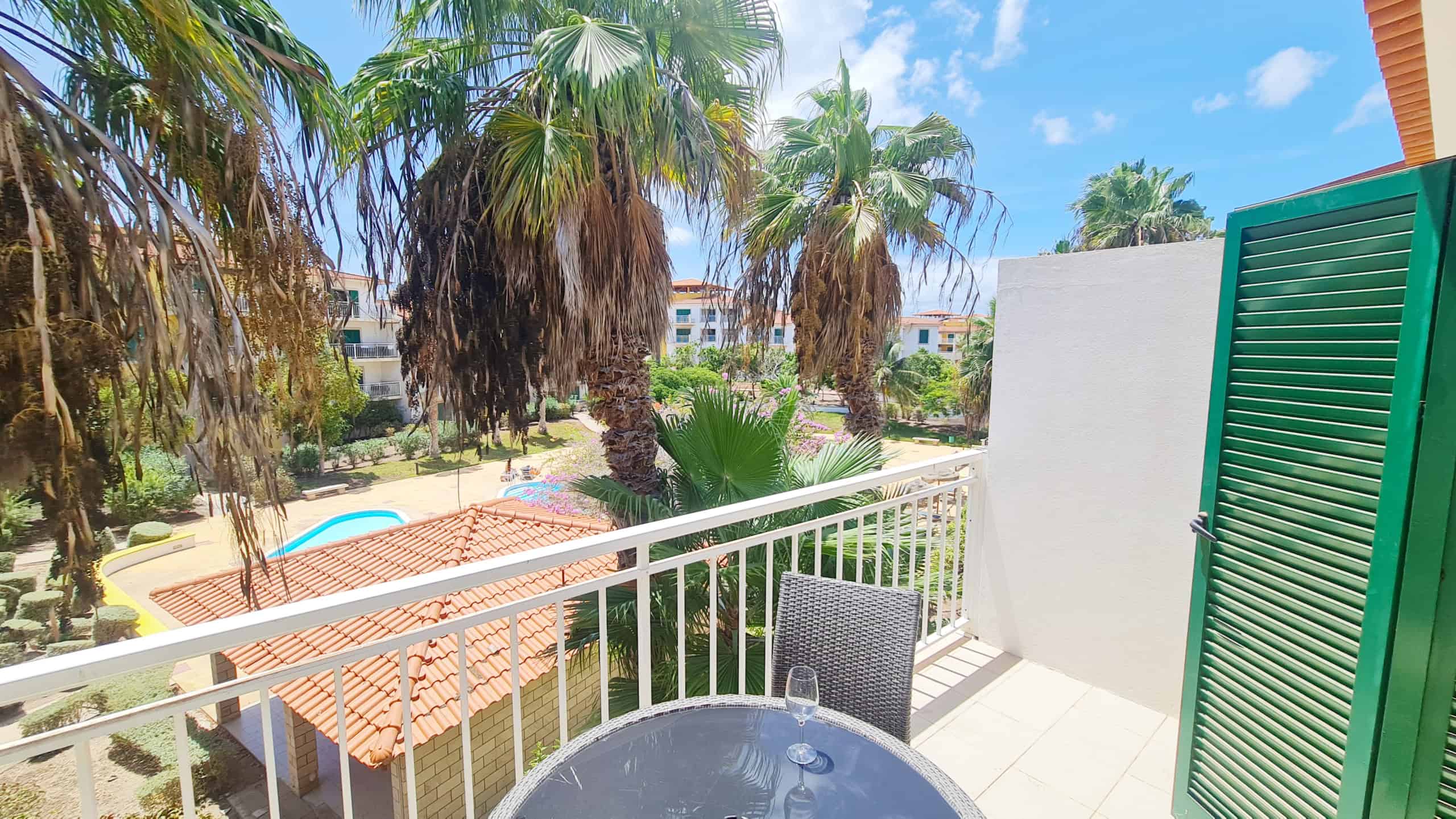 Balcony View: Superb Studio for Sale: Vila Verde