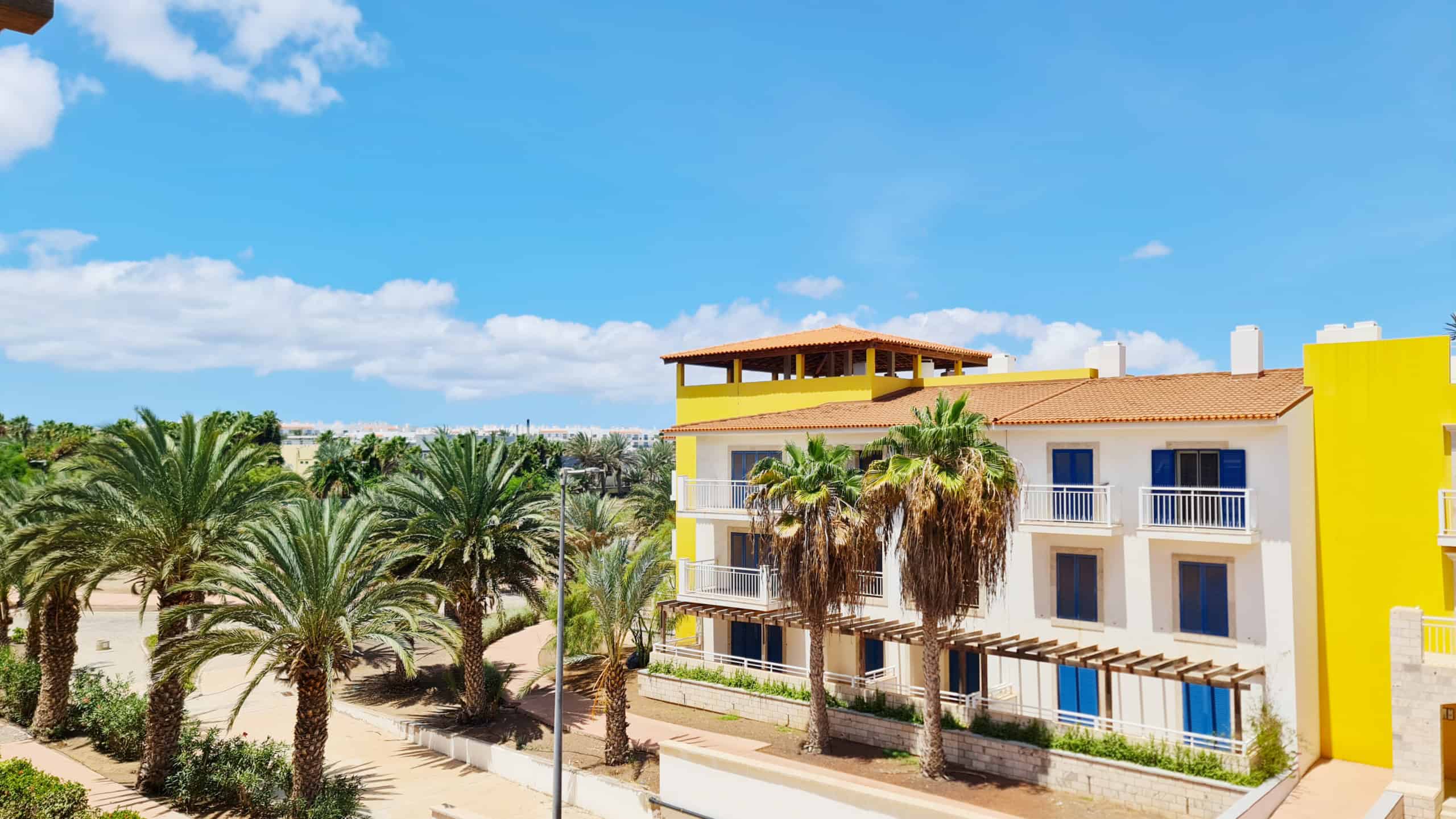 Balcony View: Superb Studio for Sale: Vila Verde