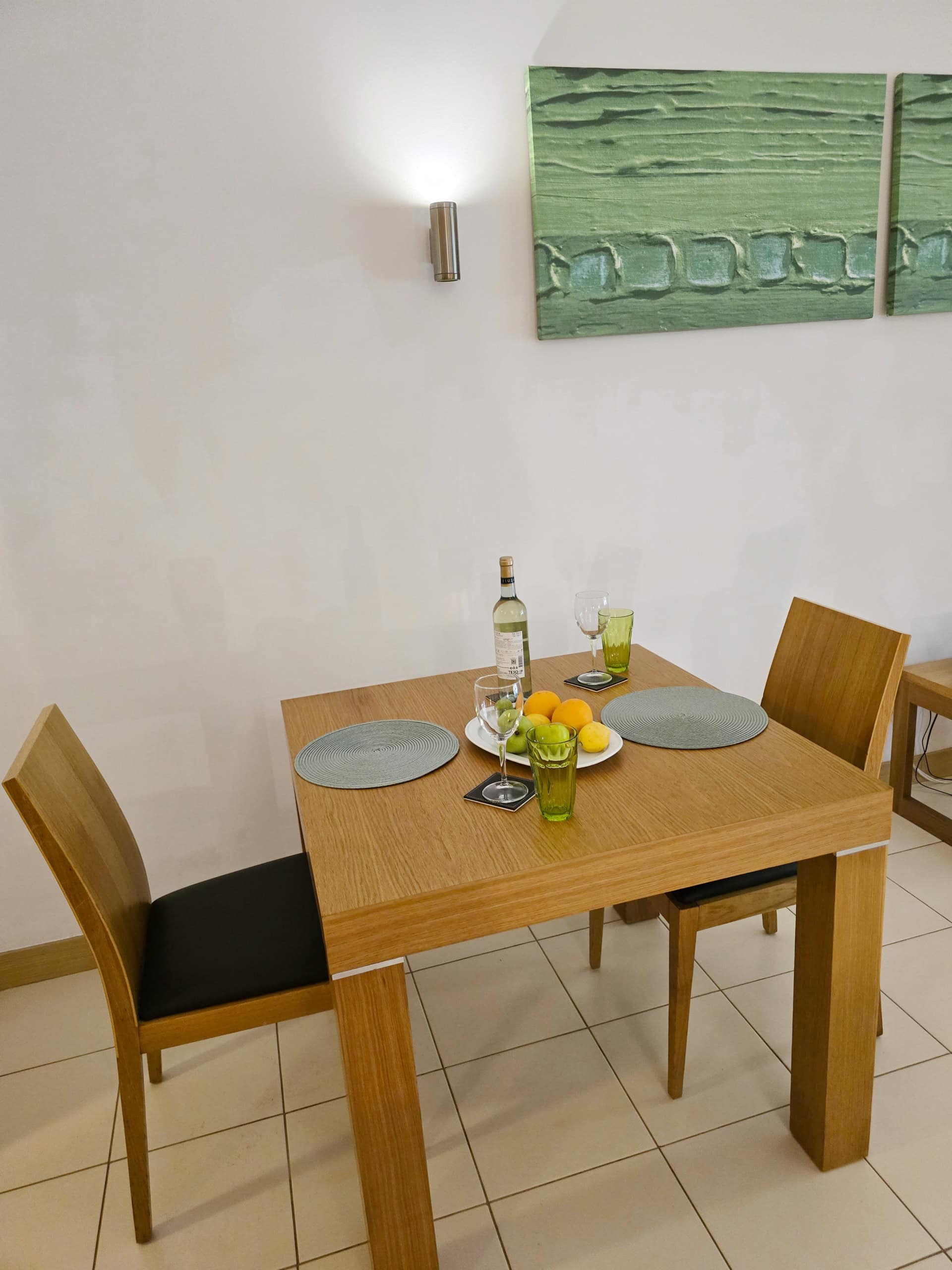 Dining Area: Superb 1st Floor Studio for Sale with Pool View: Vila Verde Callistemon