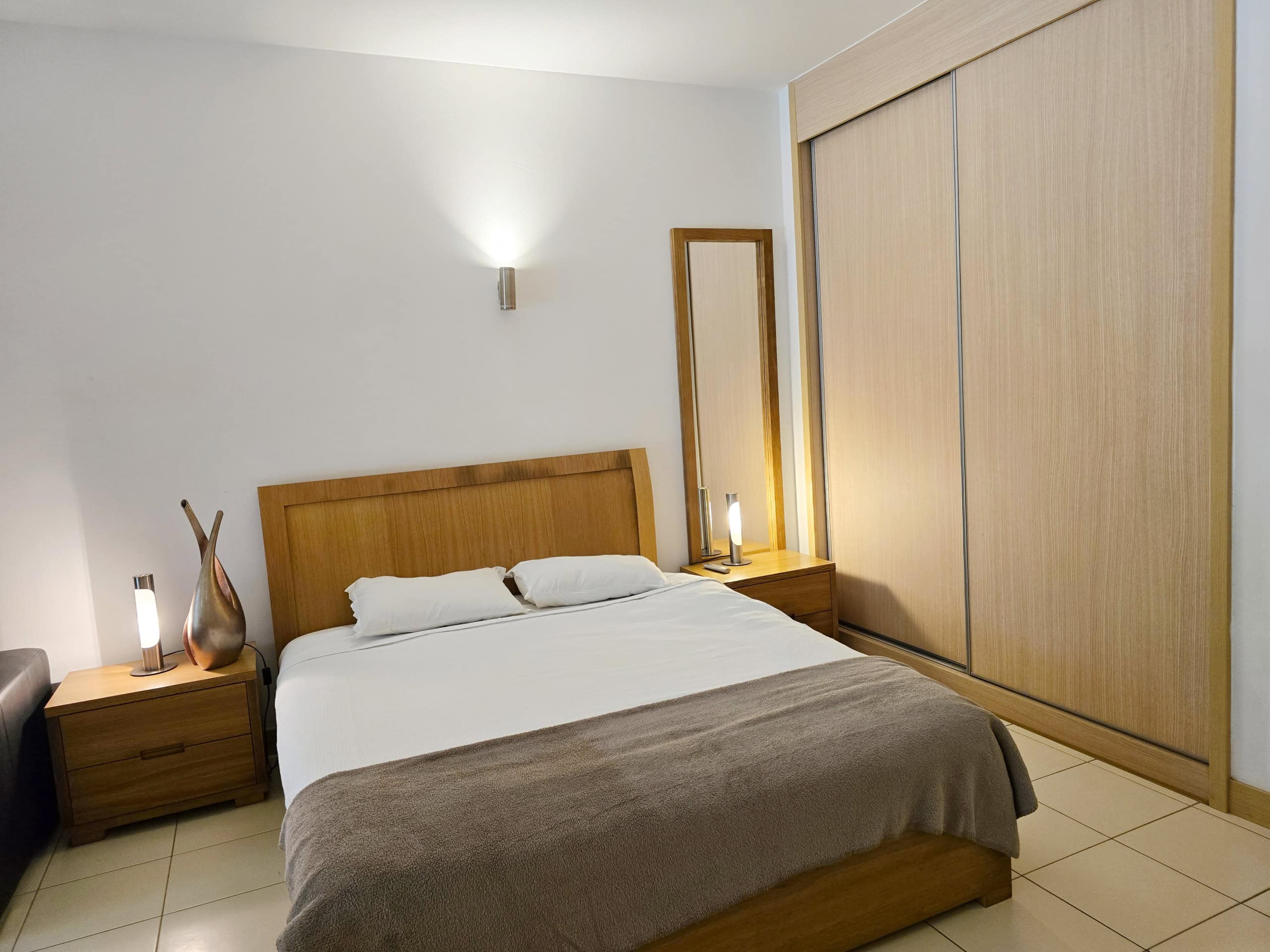 Bedroom Area: Superb 1st Floor Studio for Sale with Pool View: Vila Verde Callistemon