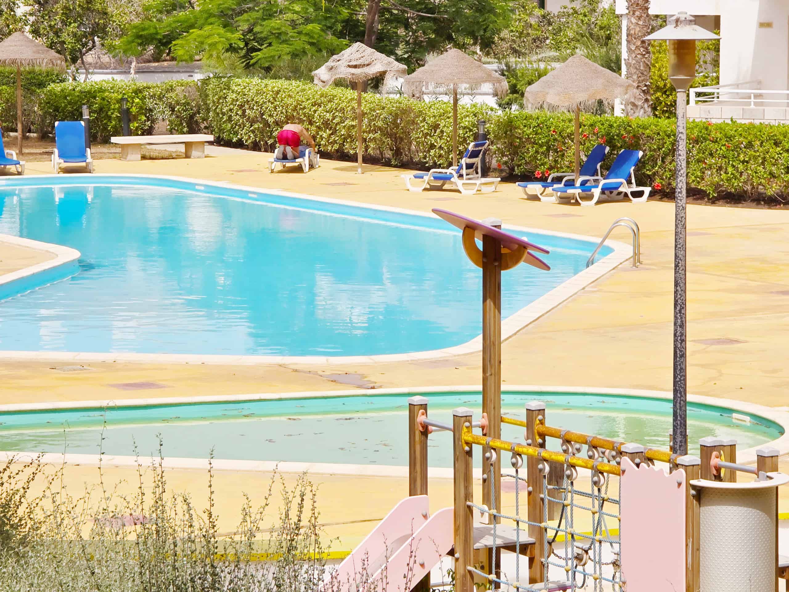 Communal Pool: Superb 1st Floor Studio for Sale with Pool View: Vila Verde Callistemon