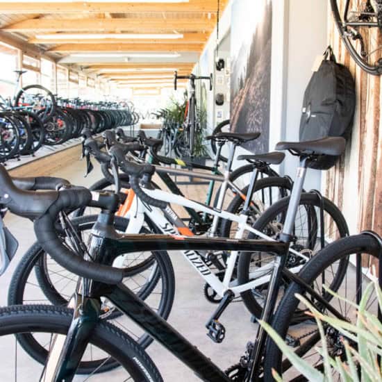Fahrräder im Fahrradgeschäft Radsport Hungerhuber in Trostberg.