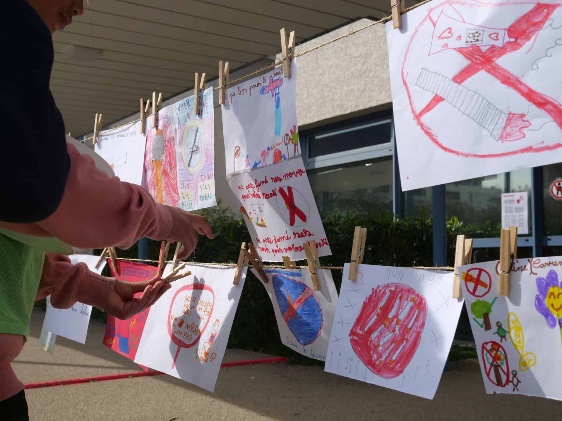 Grande lessive des enfants juvignacois, messages de prévention anti-tabagisme