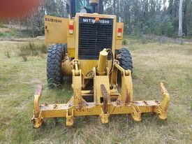 Used 1985 Mitsubishi MG300 Motor Grader - For Sale