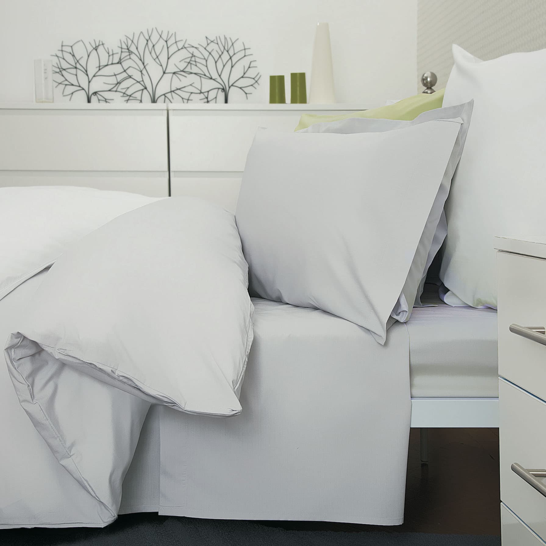 200tc Easy-Care Flat Sheets - Image 2