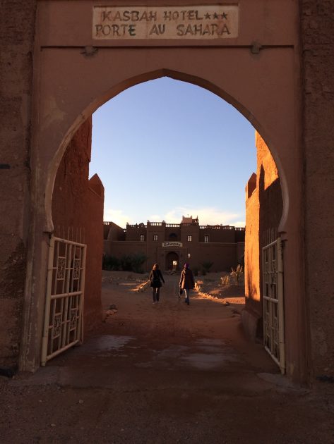 Kasbah Hotel SaharaSky Tinfou Dunes Marokko poort