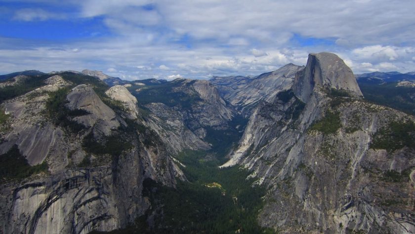 Glacier Point met uitzicht op de Half Dome in Yosemite, Amerika