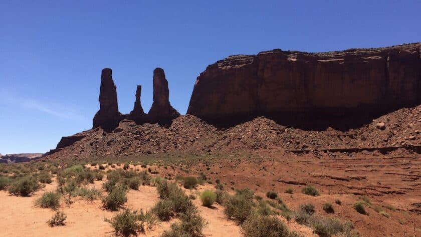 Bezienswaardigheden Monument Valley in Amerika -Three Sisters 