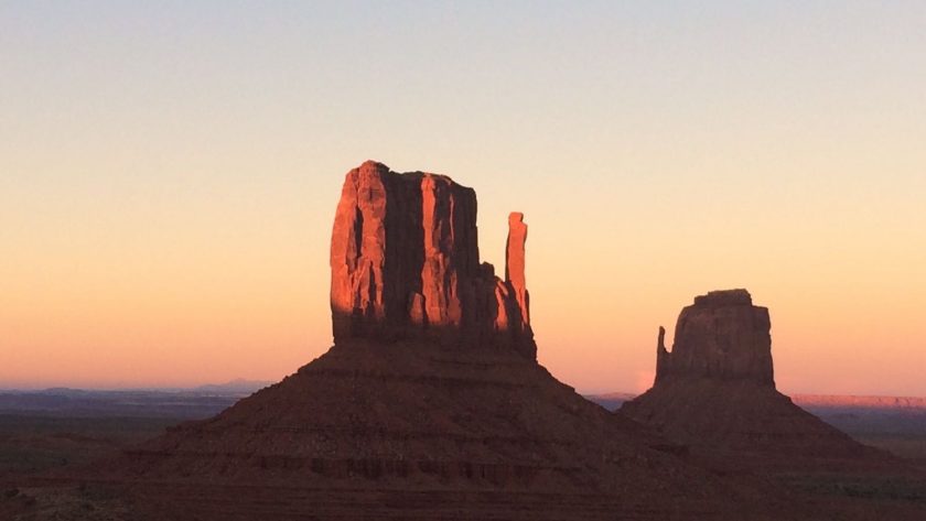 Bezienswaardigheden Monument Valley zonsondergang