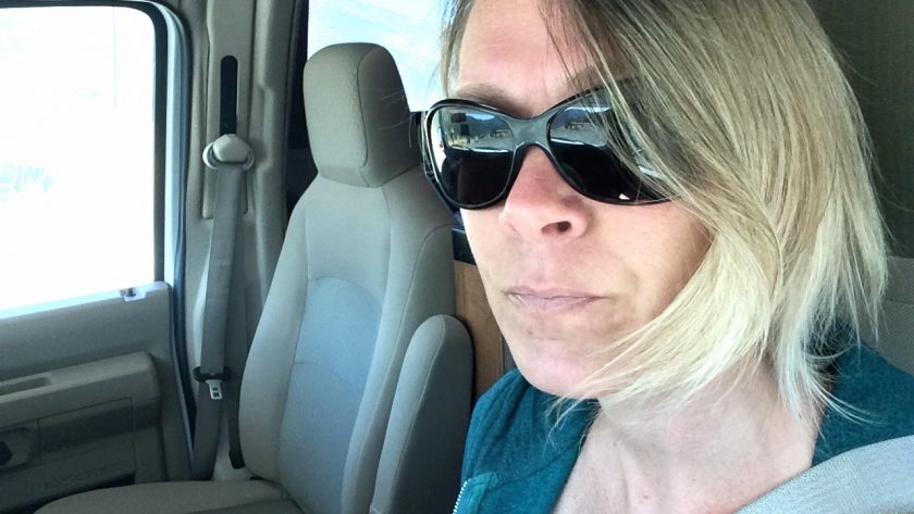 Roadtrip Zuidwest-Amerika, USA, Irene achter het stuur van een camper