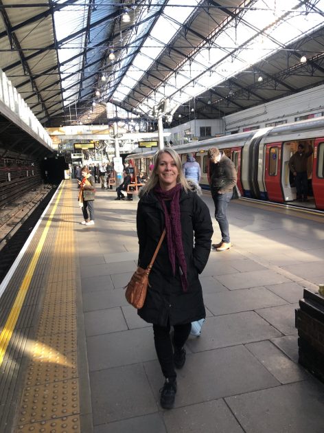 Earls Court Station Londen Irene Hummel freelance tekstschrijver