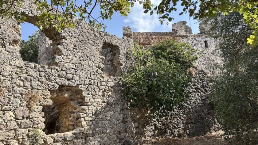 Kasteel Ali Pasha, Parga, olijfboom tuin