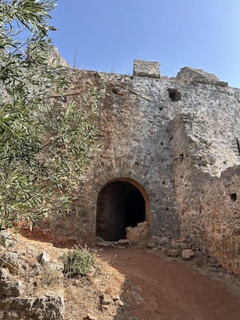 Kasteel Ali Pasha, Parga, poort olijfboom