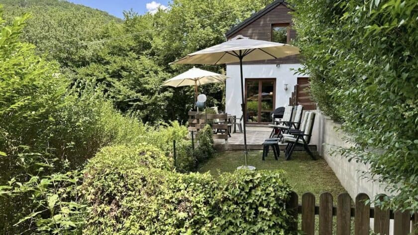 Natuurhuisje Belgische Ardennen, le-quarante-et-un, buitenzijde terras