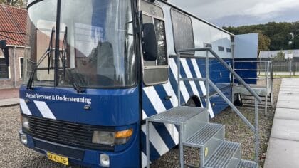 Nationaal Gevangenismuseum Veenhuizen gevangenenvervoer bus