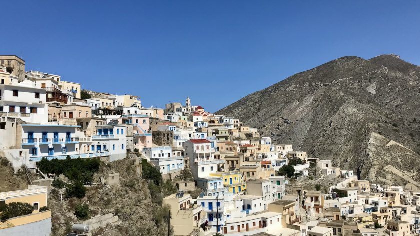 Olympos verscholen tussen de bergen van Karpathos