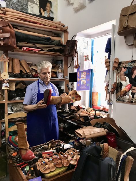 Olympos op Karpathos - schoenmaker
