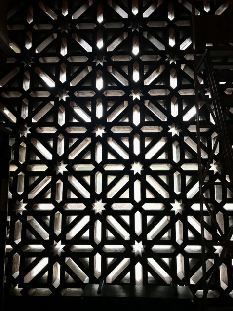 Mezquita in Córdoba Andalusië, detail van het raam